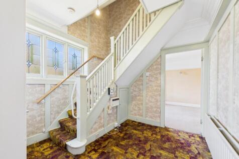 CAM02386G0-PR0142-STILL001