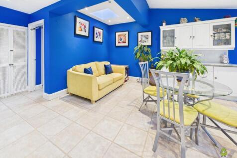 Presented by Clinton at EweMove Bexleyheath and Da