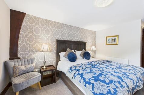 CAM03481G0-PR0114-STILL018