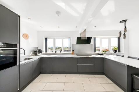 OPEN-PLAN DINING KITCHEN - KITCHEN
