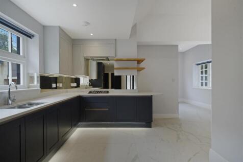 Newall Close - bn2Pv9KkcaaL3DIcfCQl.jpg