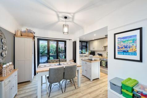 Living/Dining/Kitchen Area