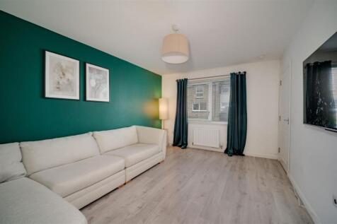 46 Ballumbie Rise Gardens Dundee-21.JPG