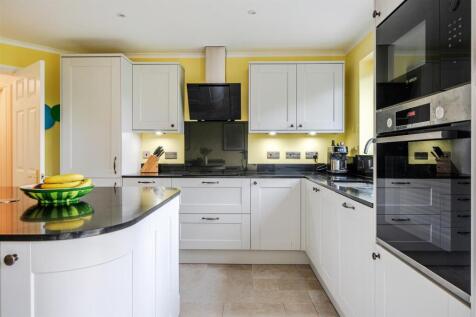 Kitchen / dining