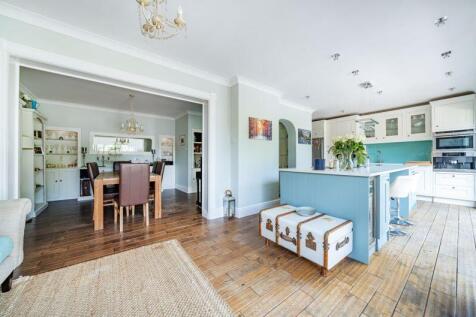 Kitchen Diner angle 2