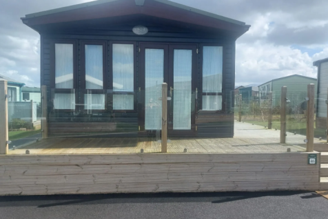 Regal Autograph static caravan on pitch at Meadows