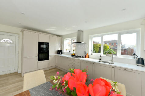 Kitchen/Dining Ro...