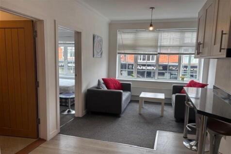 3 Bedroom Flat in BH8 9RR