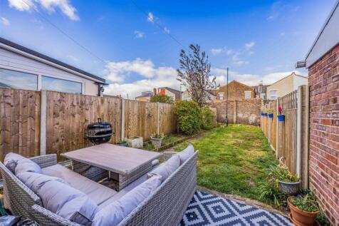 68 Chasewater Avenue, Portsmouth-Small-PorticoMark