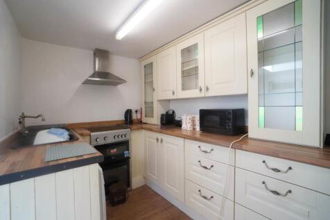 3 Bedroom House in LL57 2HA