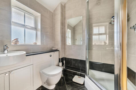 1312182-3-685fc8e...