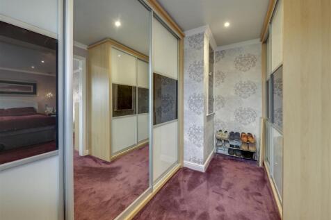 Open to Dressing Room / Bed 4