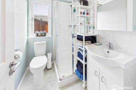 En-Suite Shower Room.jpg