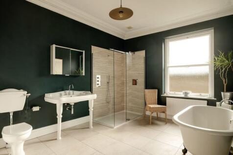 6 bed, 3 bath Semi-Detached in Bristol - Photo 5