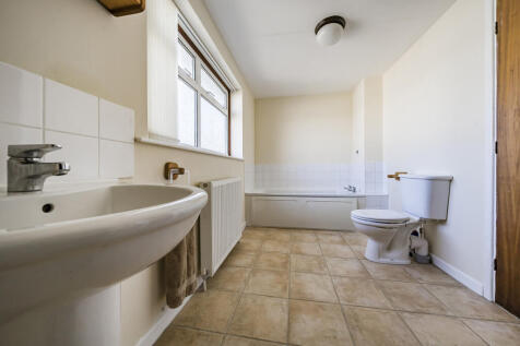 En-Suite Bathroom