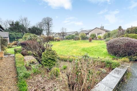 NEW FRONT GARDEN.jpg