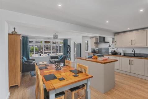 43 Leigh Grove, Banbury-11.jpg