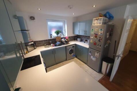 Kitchen Reverse Angl