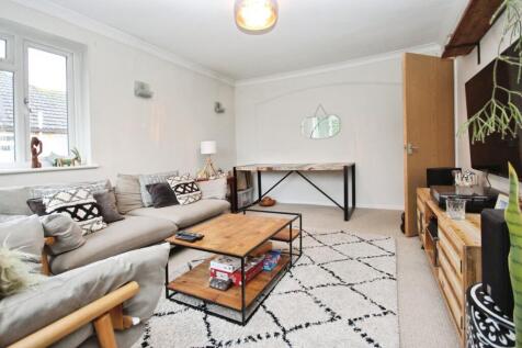 3 Bedroom Flat in BH4 8DE