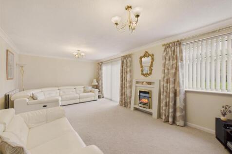 Spacious Lounge