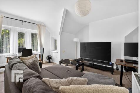 FLAT FOUR - TOP FLOOR