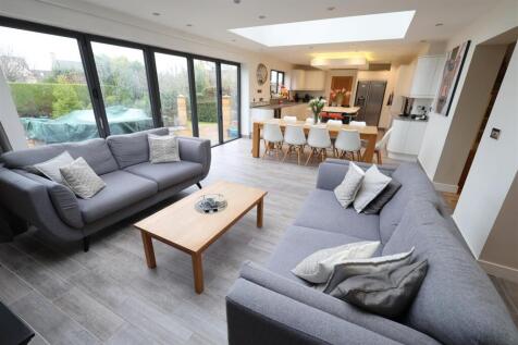 PC Living Area.JPG