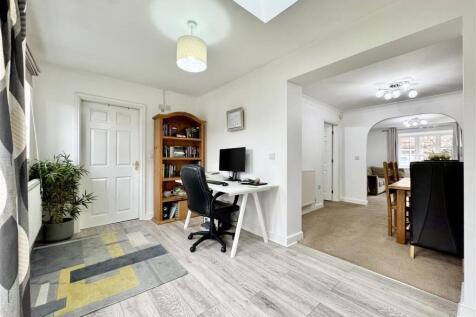 SUN ROOM/OFFICE
