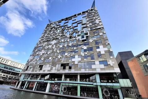 Very large 1 bed apartment in one of Birmingham's most prestigious City centre locations Offering CCTV secure entry and internally separate kitchen, spacious double bedroom and plenty of storage space