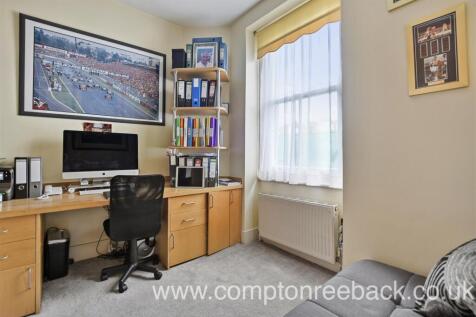 Bedroom 2 / Study