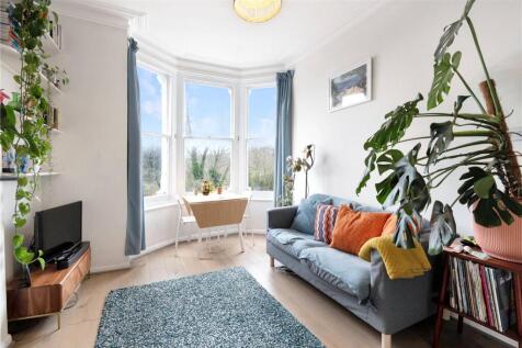 This bright and spacious first floor, two bedroom flat is situated in the heart of East Dulwich, close to Lordship Lane and Peckham Rye Park.