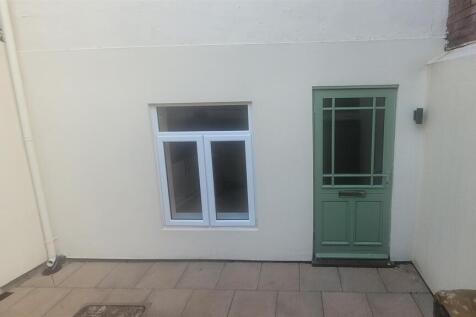 1 Bedroom Flat in WF16 0HD