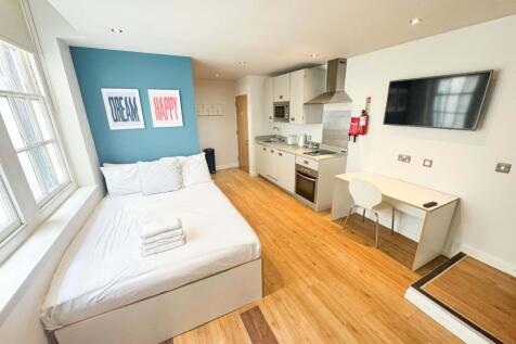 AVAILABLE IN SEPTEMBER | Modern, fully furnished studio apartment in the centre of Bristol available to professionals and students. Wi-Fi, TV licence, and water bills are all included in the rent, mak