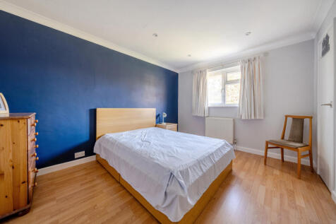 1384608-15-692045...