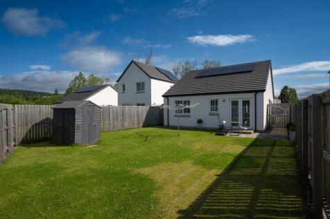 rear enclosed - garden - patio area.jpg