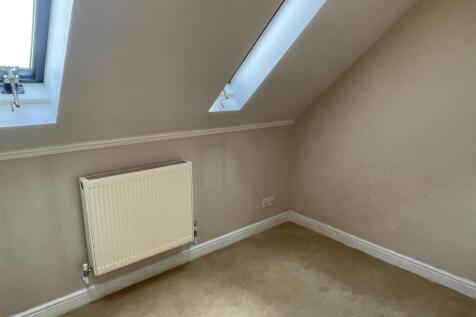 Small 5th bed or Study.JPG