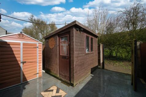Rear Yard - sheds.jpg