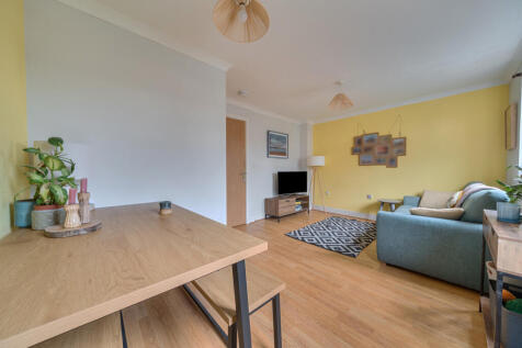 Sitting/Dining Room