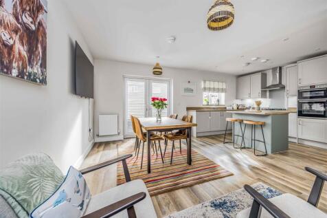 7 Alder Grove, Horndean-Small-PorticoMarketing-Sol
