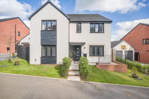 Stunning five bedroom detached executive family h