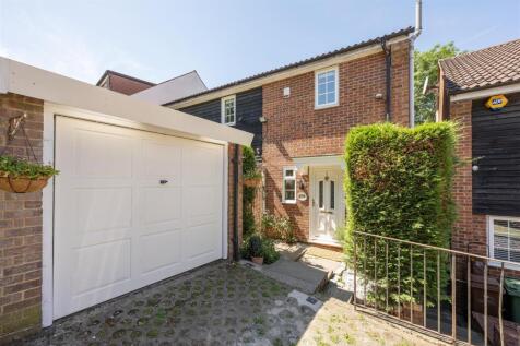 Meadow Close, E4