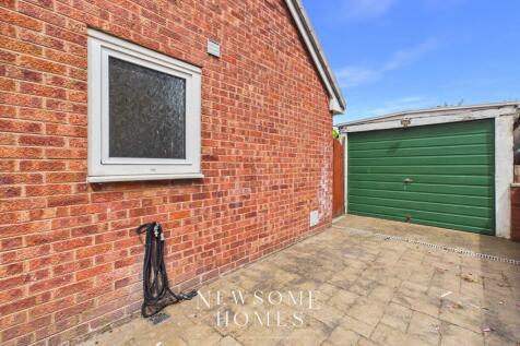Driveway & Garage