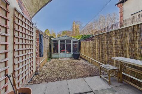 CAM03972G0-PR0291-STILL004.jpg