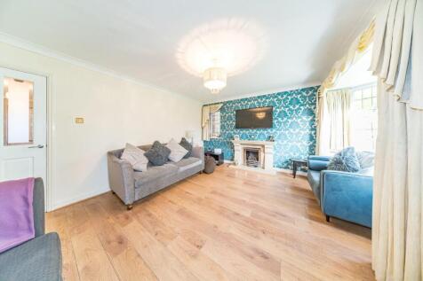 7 Beech Meadows lounge 2.jpg