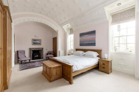 6 bed, 4 bath Detached in Edinburgh - Photo 12