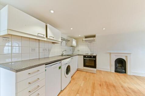 Unfurnished one bedroom flat in a great location for quick access to Canary Wharf. This beautiful, one bedroom 3rd floor flat is situated in Greenwich, moments from the open Heath and is within easy r