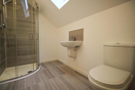 En suite shower room.jpg