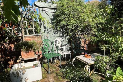 Cottage Style Garden