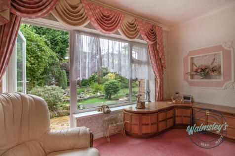 Rear of sitting room &amp; patio doors