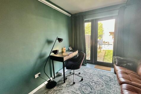 Reception Room/ Bedroom 5 (Ground Floor)