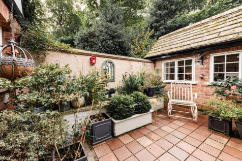 306826 - North Lodge Wirral 5.jpg